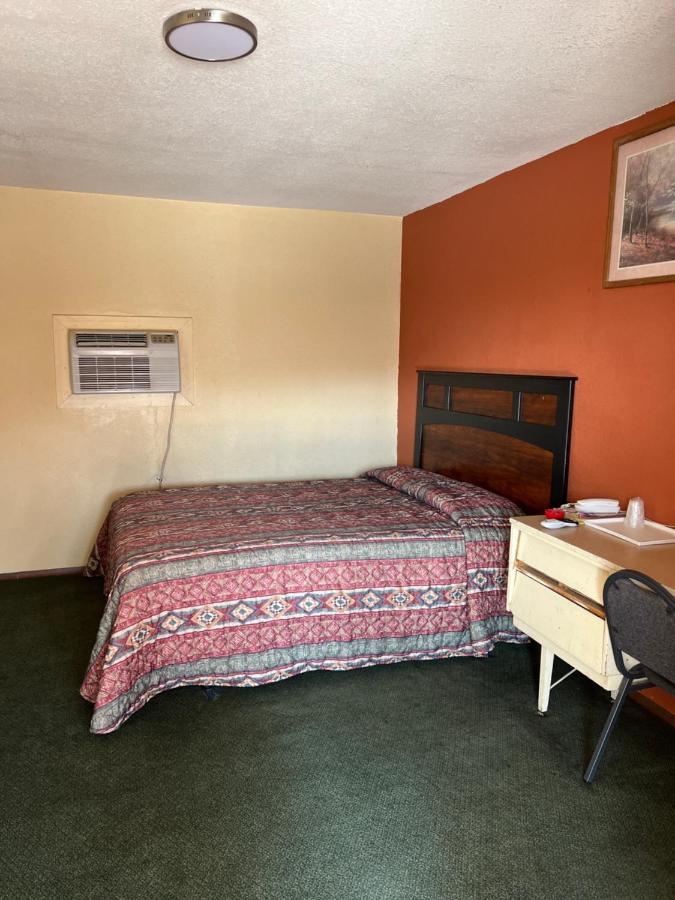 Economy Inn אודסה מראה חיצוני תמונה