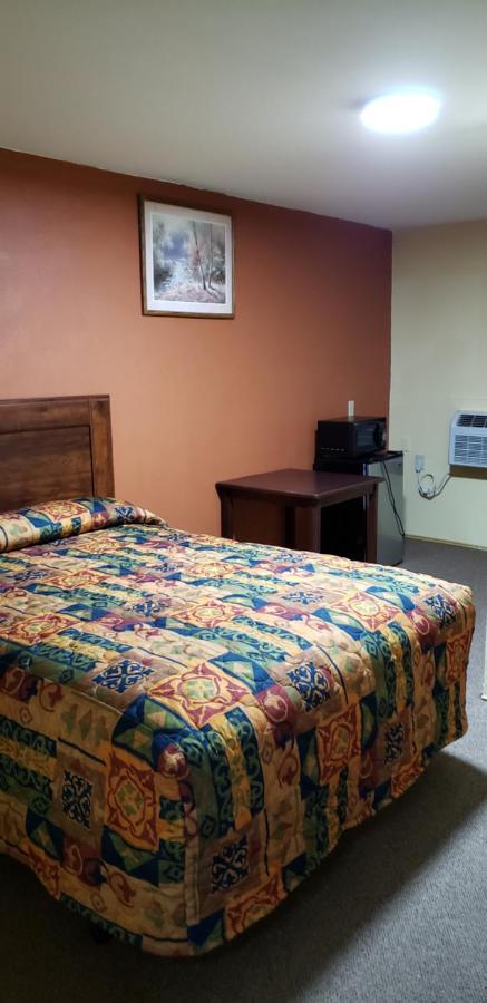 Economy Inn אודסה מראה חיצוני תמונה